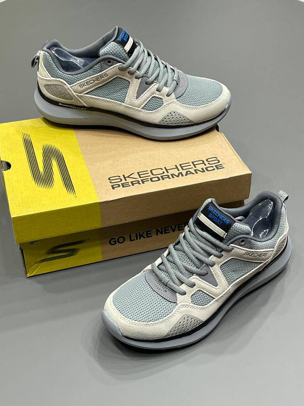 کتونی اسکچیرز کوانتوم فلکس کرم