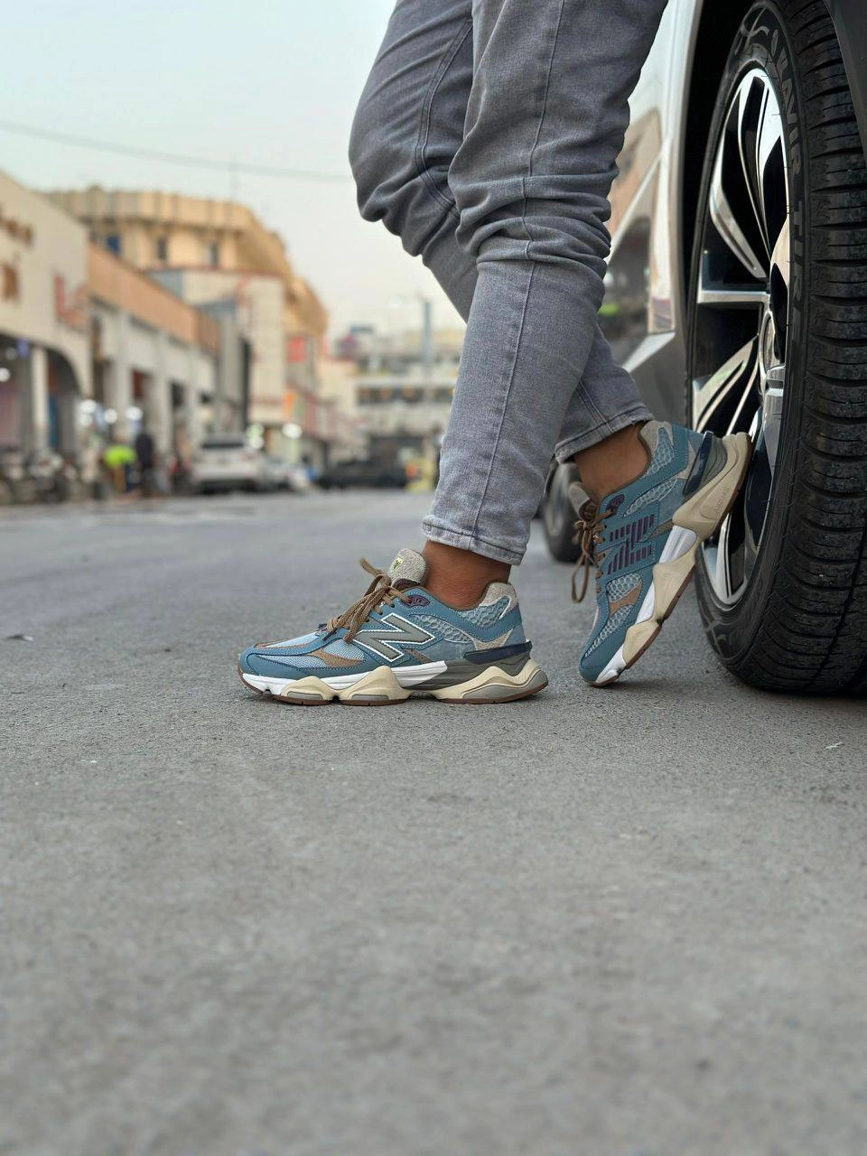 کتونی نیوبالانس ۹۰۶۰ آبی مدل رومی