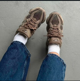 کتونی نیوبالانس ۹۰۶۰ قهوه ای