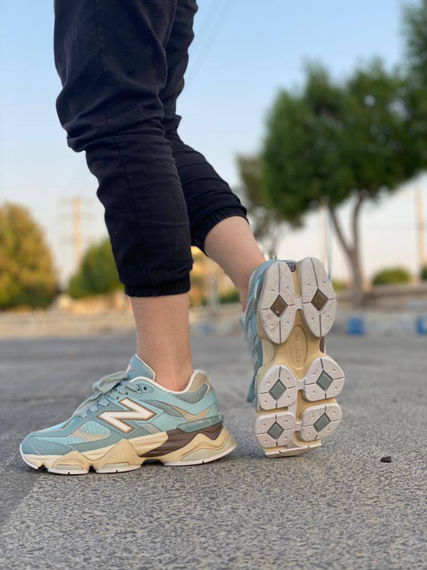 کتونی نیوبالانس ۹۰۶۰ آبی لایت