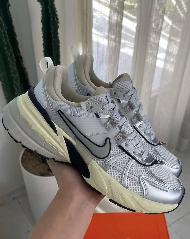 کتونی نایک وی تو کی ران طوسی روشن