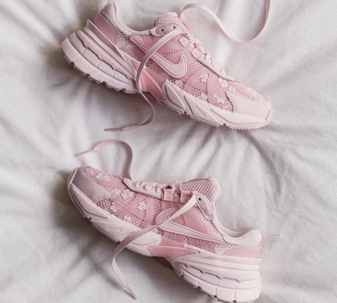 کتونی نایک وی تو کی ران صورتی گل دار