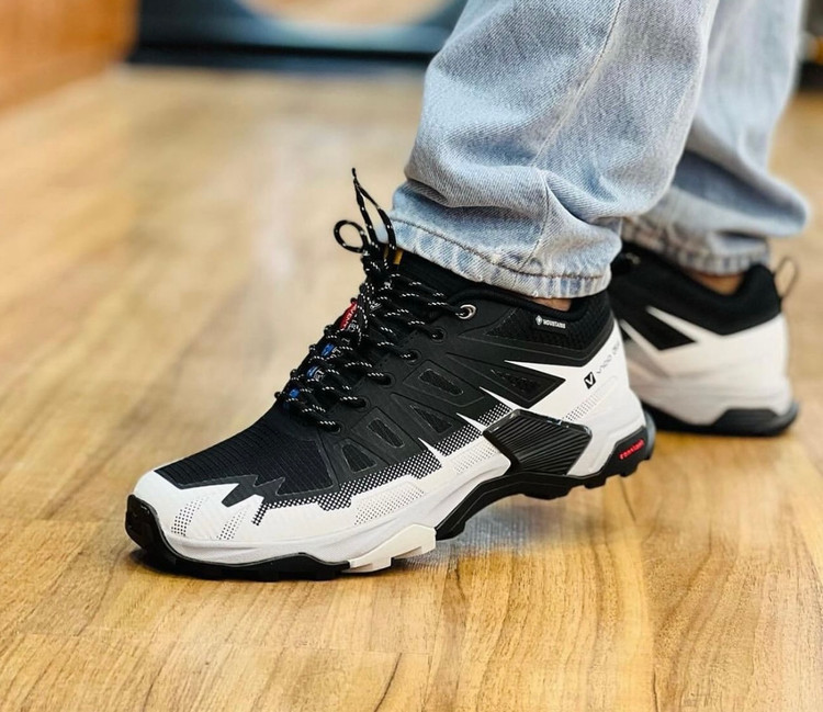 کتونی آیرانر مشکی/سفید ضد آب