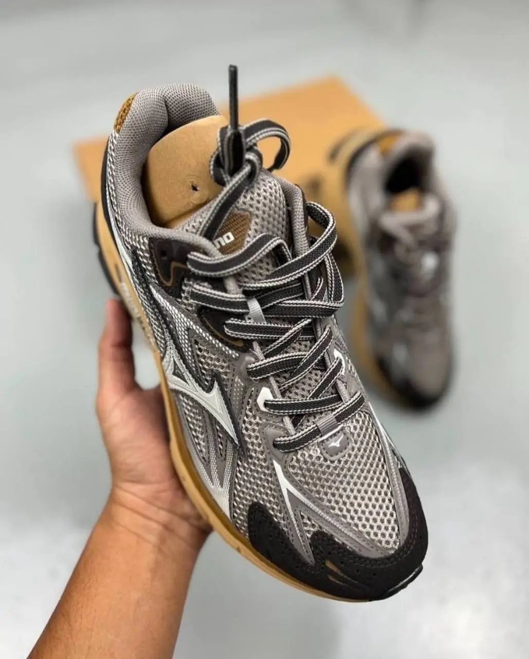 کتونی میزانو هالو‌ میکس طوسی