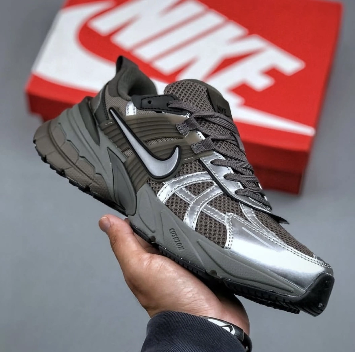 کتونی نایک وی تو کی ران قهوه ای / خاکستری