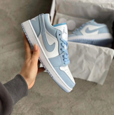 نایک ایر جردن 1 لو سفید / آبی آسمونی