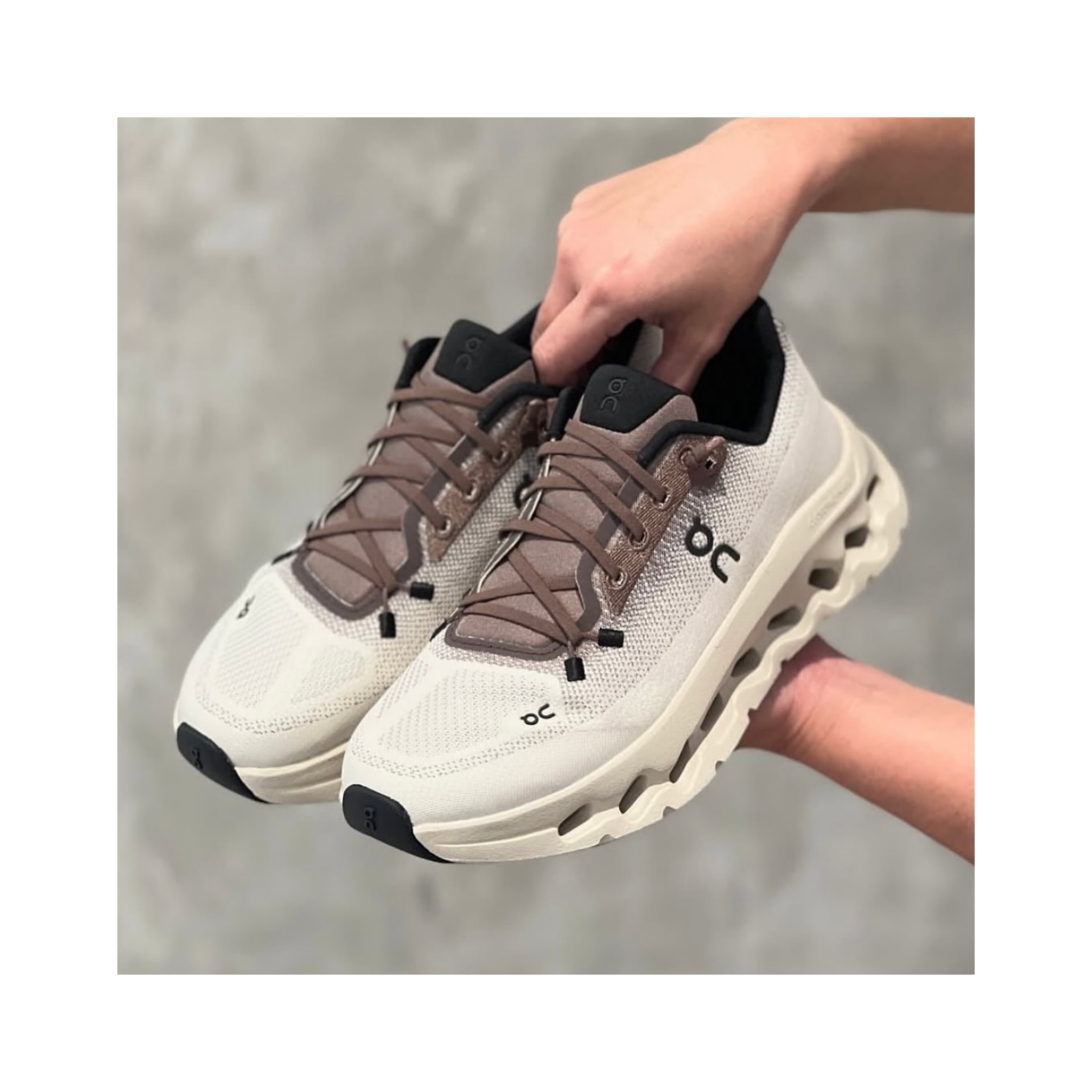 کتونی آن رانینگ کلود تیلت کرم / قهوه ای