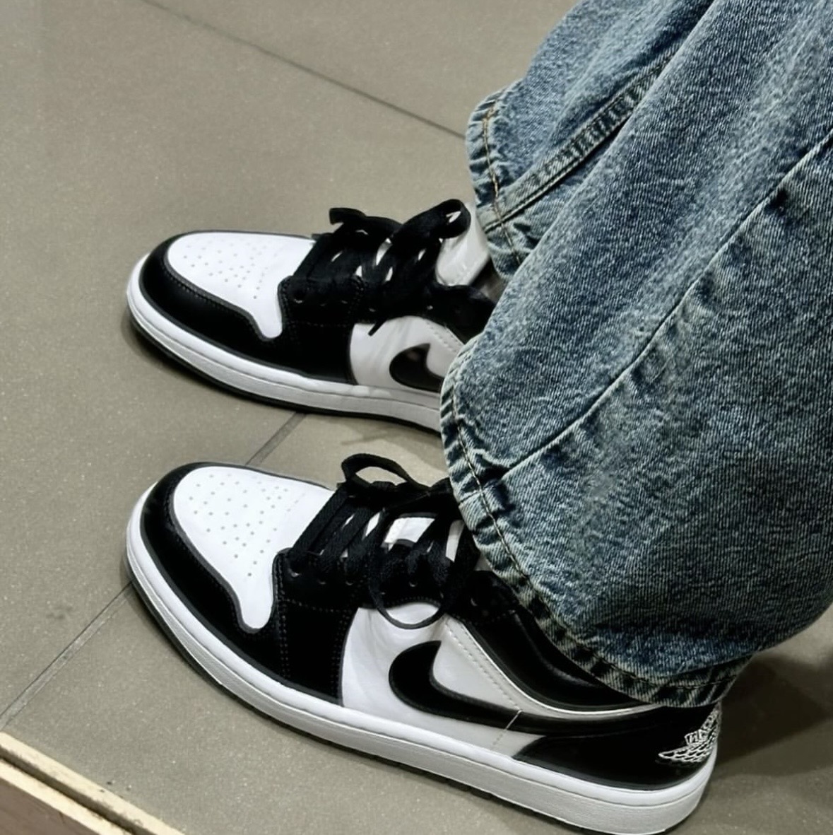 نایک  ایر جردن 1 لو مشکی / سفید