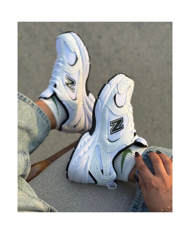 کتونی نیوبالانس 530 رنگ سفید / خط مشکی