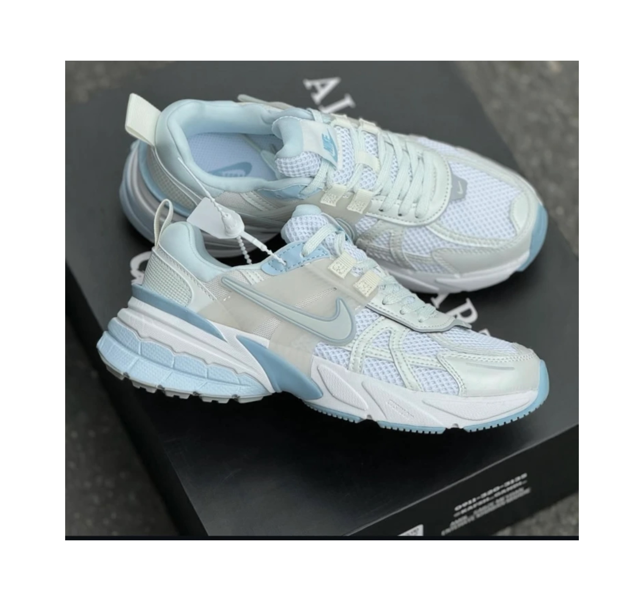 کتونی نایک وی تو کی ران سفید / آبی یخی 🧊