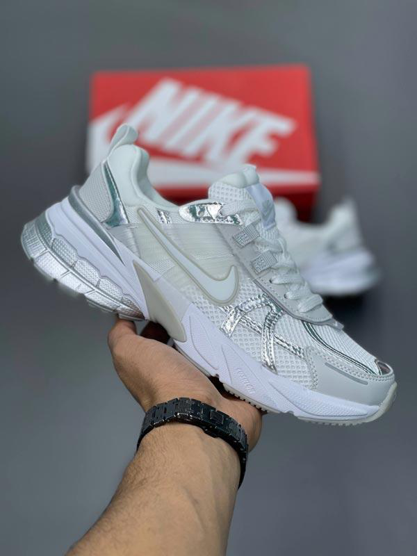 کتونی نایک وی تو کی ران نقره ای / سفید