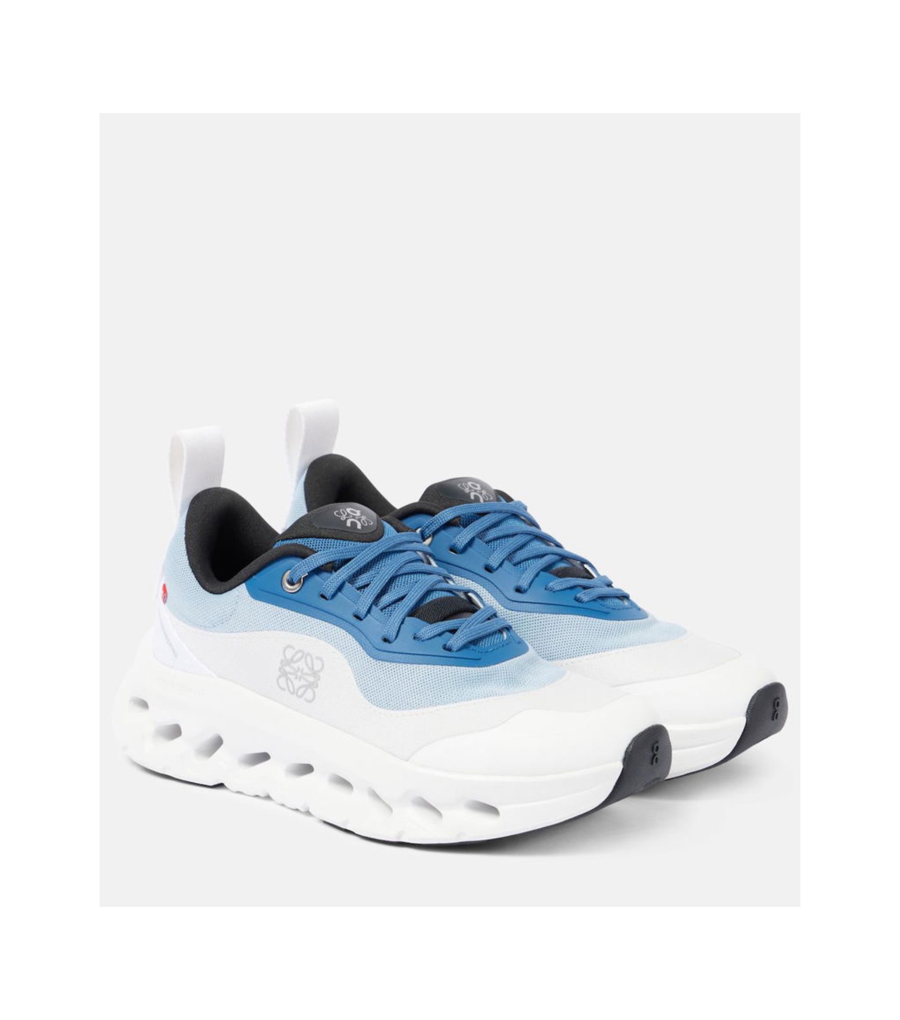 کتونی آن رانینگ کلود تیلت لووه سفید / آبی