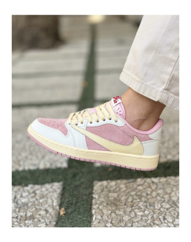 نایک ایر جردن 1 لو صورتی / لیمویی